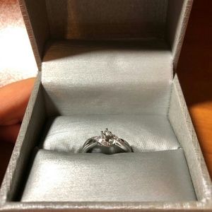 1/10 CT. T.W.DiamondBypassPromiseRing